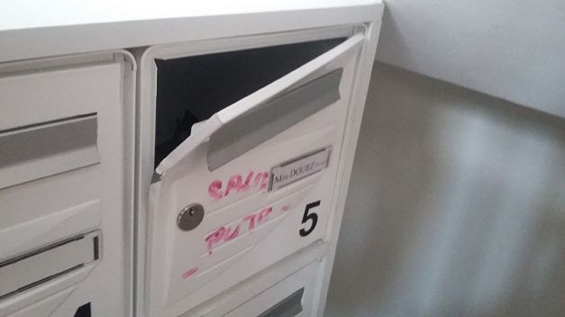 Sale pute de boîte aux lettres !